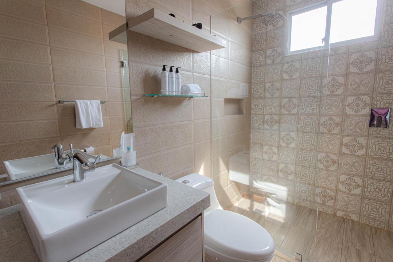 Hotel Puerto Pacifico Guayaquil Airport מראה חיצוני תמונה