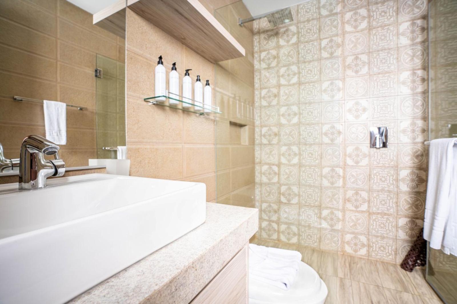 Hotel Puerto Pacifico Guayaquil Airport מראה חיצוני תמונה