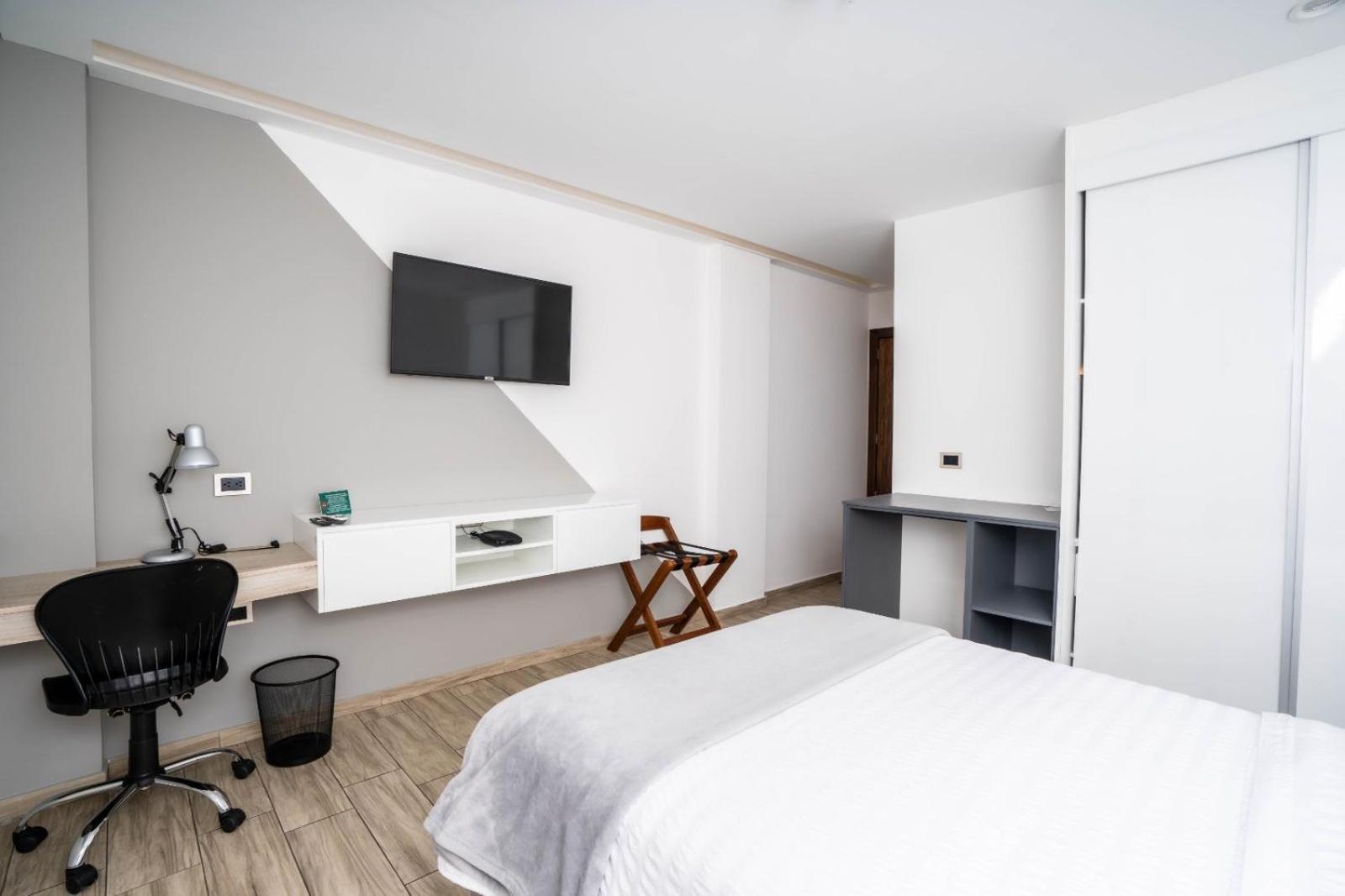 Hotel Puerto Pacifico Guayaquil Airport מראה חיצוני תמונה
